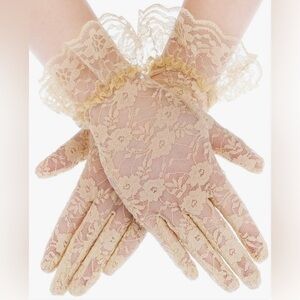 Elegant Lace Gloves in Cream/Beige (New)